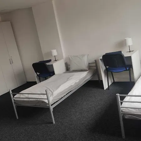 Parkcentrum Lowcost Near Center Of Hotel *