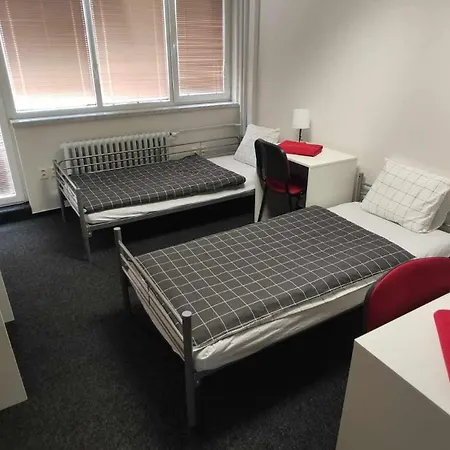 Hotel Parkcentrum Lowcost Near Center Of *